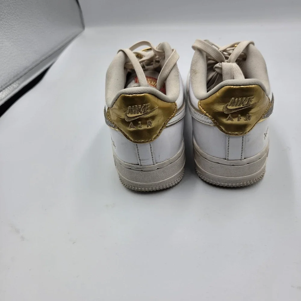 Nike Air Force 1 Low NOLA White / Gold Patent Leather Size 5Y